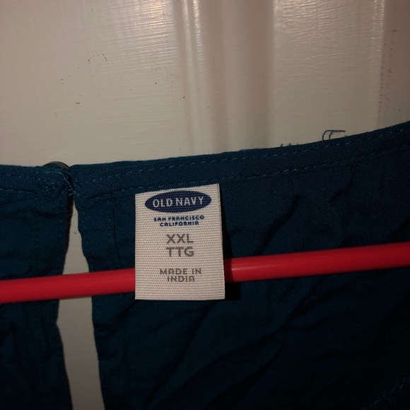 Old navy flowey shirt - Picture 3 of 4